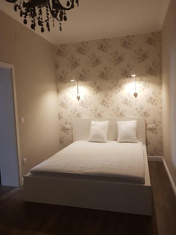Apartments Lorenco Тисно Екстер'єр фото